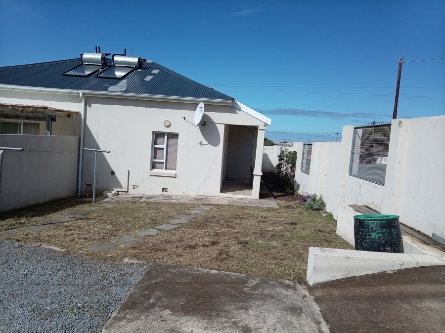 2 Bedroom Property for Sale in Cambridge West Eastern Cape